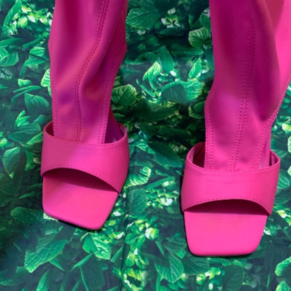 Pink Heels - Picture 5 of 6